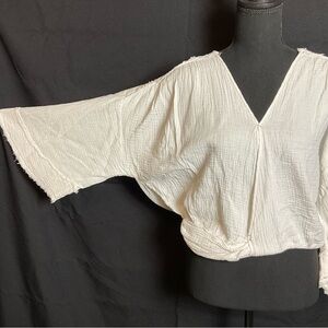 Entro  - Sz. Large - 3/4 bell sleeve crop top. White